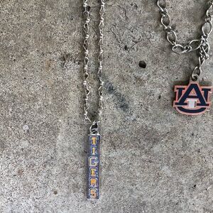 2 Pieces Auburn Tigers Bar Pendant Necklace & AU Bracelet